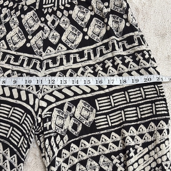 Silence + Noise Geometric Black and White Trousers - Picture 6 of 8